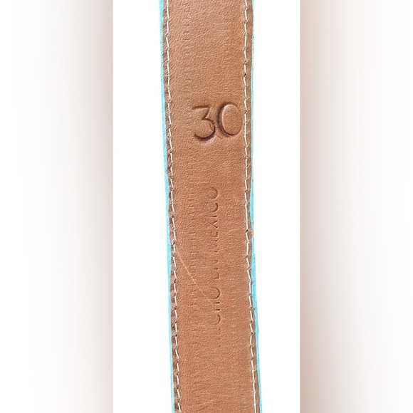 Elegant Gray Leather Belt - Picture 5 of 6